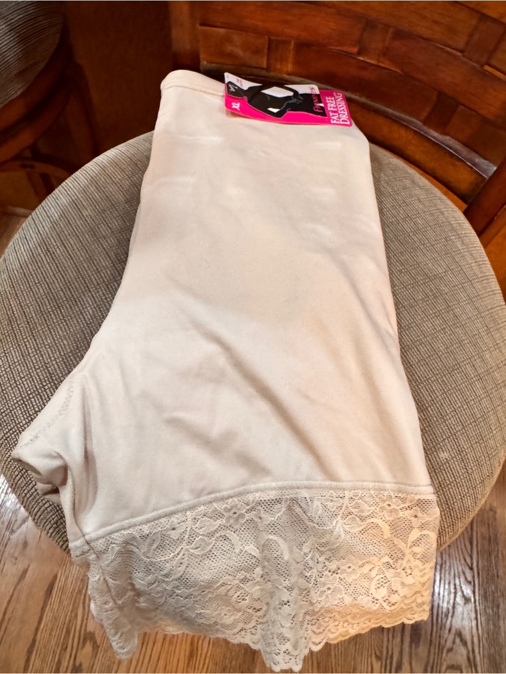 Flexees Cream Lace-Hem Seamless Slip